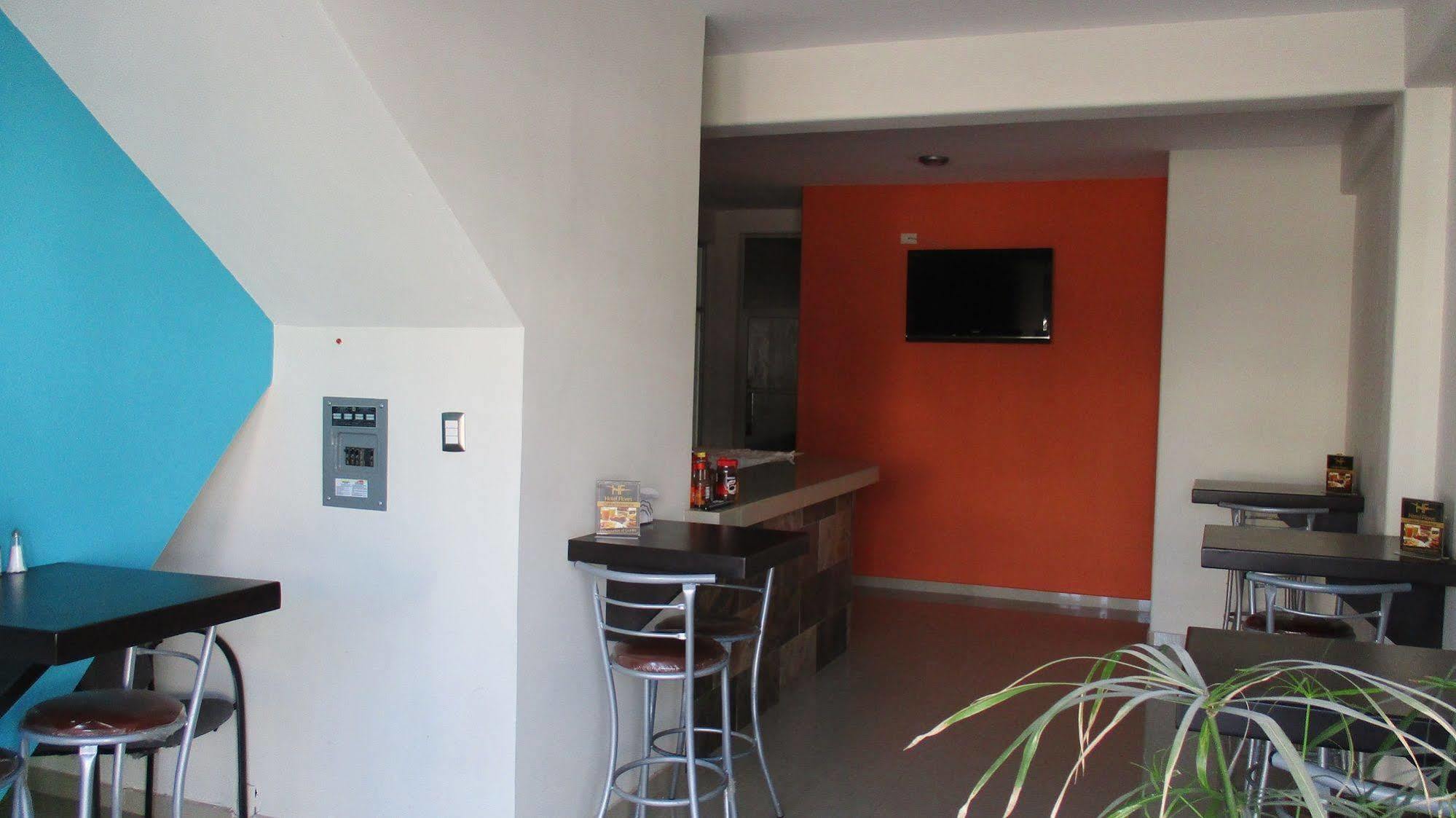 Hotel Flores Guamuchil 외부 사진