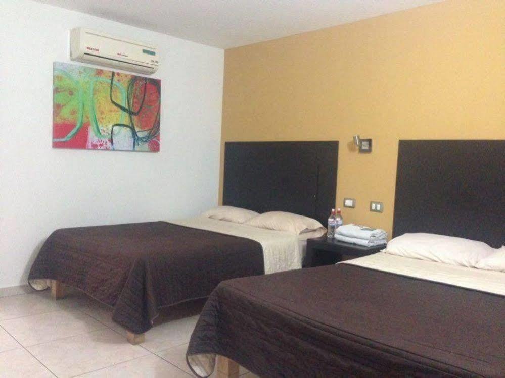 Hotel Flores Guamuchil 외부 사진